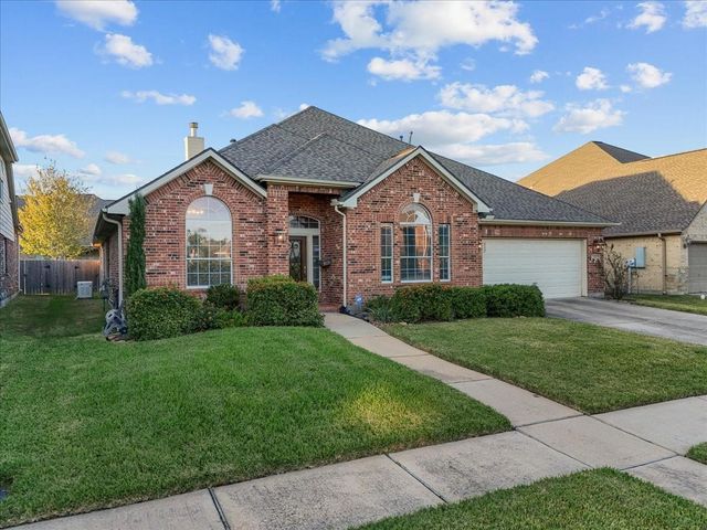 109 Hawke Bay Lane, Friendswood, TX 77546