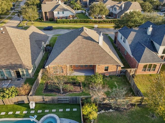 109 Hawke Bay Lane, Friendswood, TX 77546