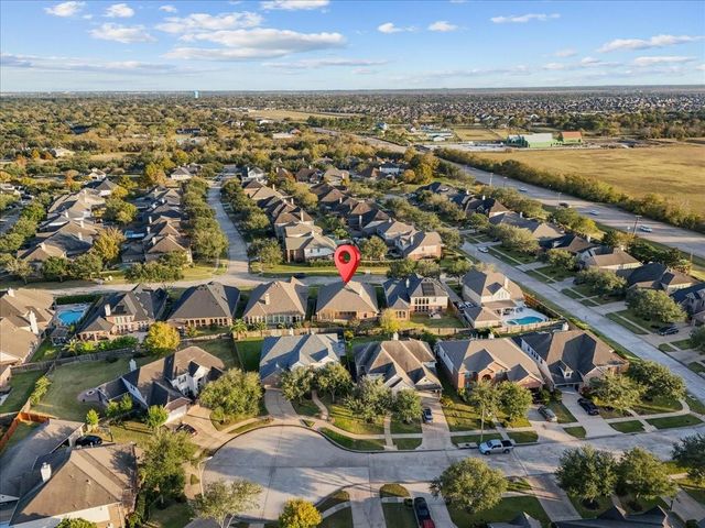 109 Hawke Bay Lane, Friendswood, TX 77546