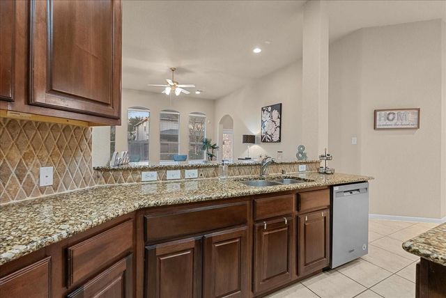 109 Hawke Bay Lane, Friendswood, TX 77546