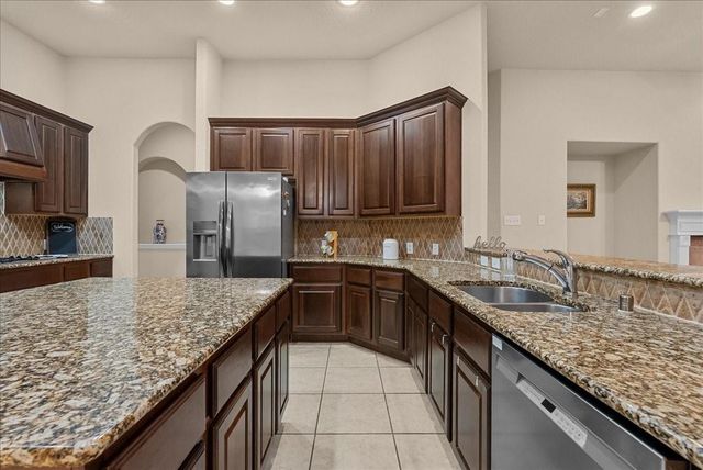 109 Hawke Bay Lane, Friendswood, TX 77546