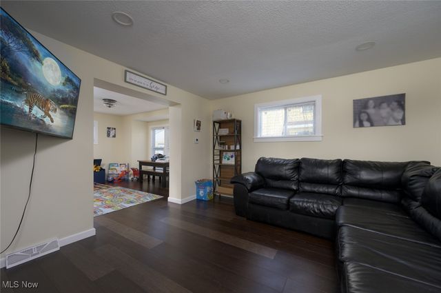 114 Russell Avenue, Niles, OH 44446