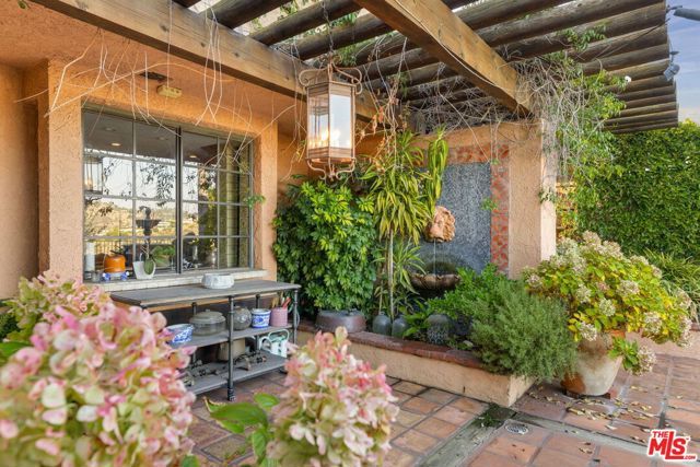 1888 N Crescent Heights Boulevard, Los Angeles, CA 90069