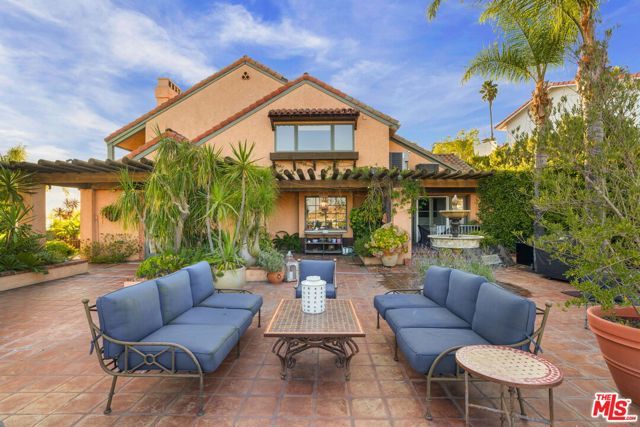 1888 N Crescent Heights Boulevard, Los Angeles, CA 90069