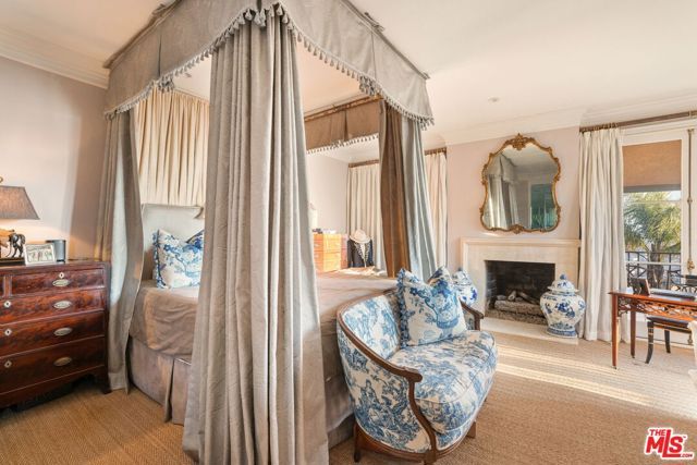 1888 N Crescent Heights Boulevard, Los Angeles, CA 90069