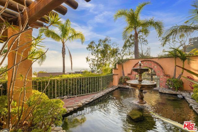 1888 N Crescent Heights Boulevard, Los Angeles, CA 90069