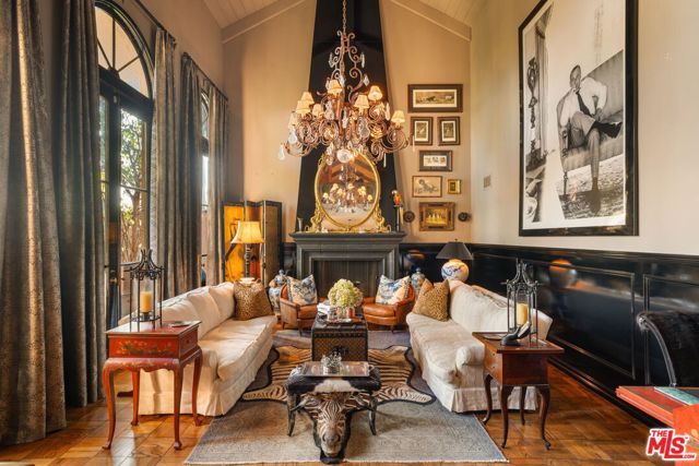 1888 N Crescent Heights Boulevard, Los Angeles, CA 90069