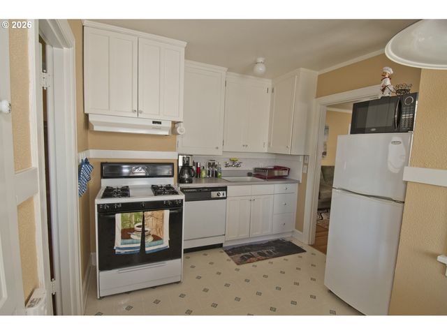 2356 Nw WESTOVER Rd, Portland, OR 97210