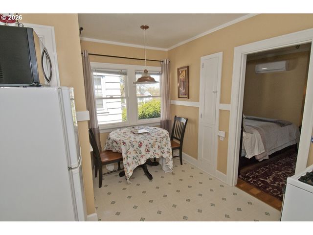2356 Nw WESTOVER Rd, Portland, OR 97210