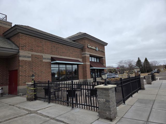 18725 28th Avenue N, Plymouth, MN 55447