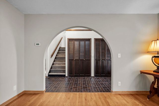 18725 28th Avenue N, Plymouth, MN 55447