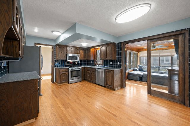 18725 28th Avenue N, Plymouth, MN 55447