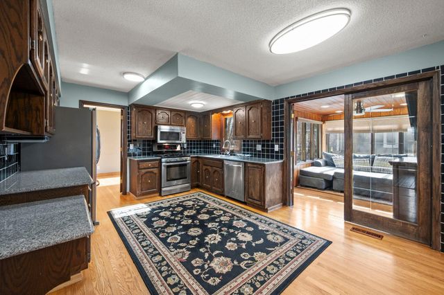 18725 28th Avenue N, Plymouth, MN 55447