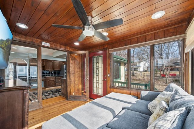 18725 28th Avenue N, Plymouth, MN 55447