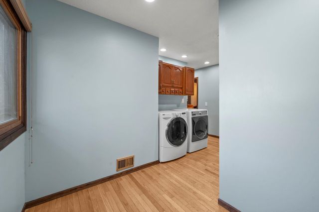 18725 28th Avenue N, Plymouth, MN 55447