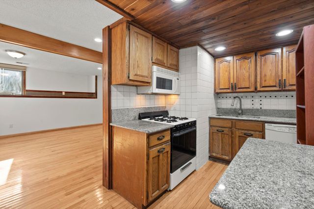 18725 28th Avenue N, Plymouth, MN 55447