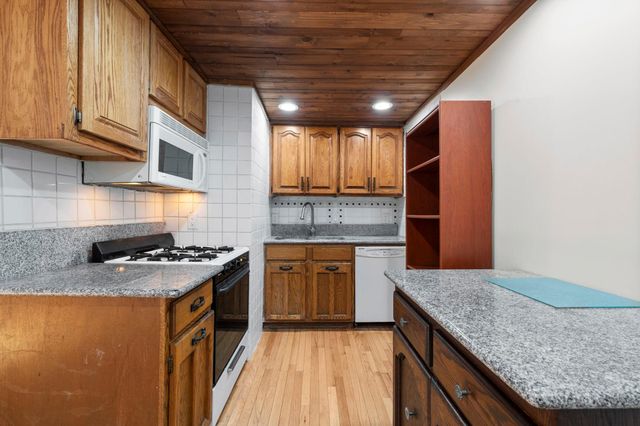 18725 28th Avenue N, Plymouth, MN 55447