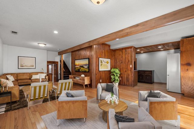 18725 28th Avenue N, Plymouth, MN 55447