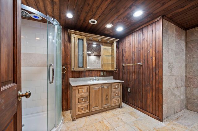 18725 28th Avenue N, Plymouth, MN 55447