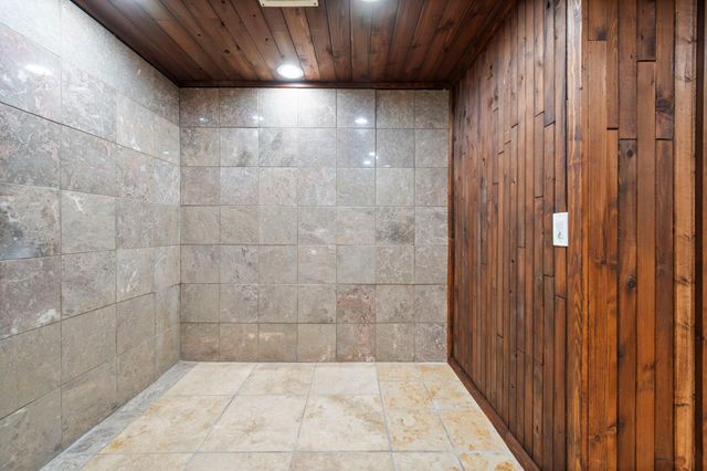 18725 28th Avenue N, Plymouth, MN 55447