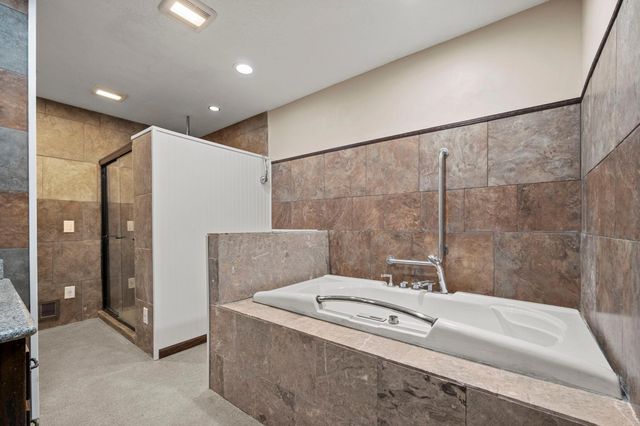 18725 28th Avenue N, Plymouth, MN 55447