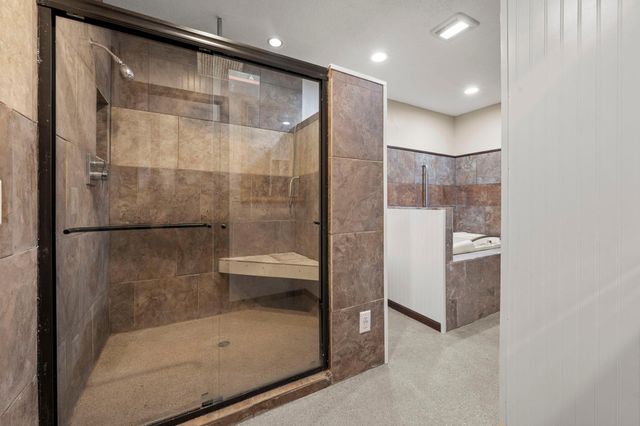 18725 28th Avenue N, Plymouth, MN 55447