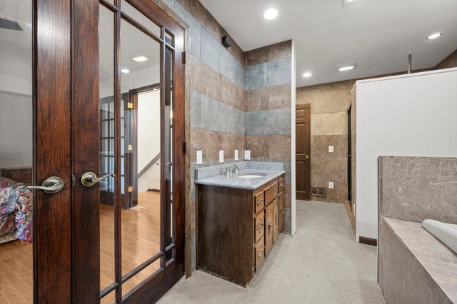 18725 28th Avenue N, Plymouth, MN 55447