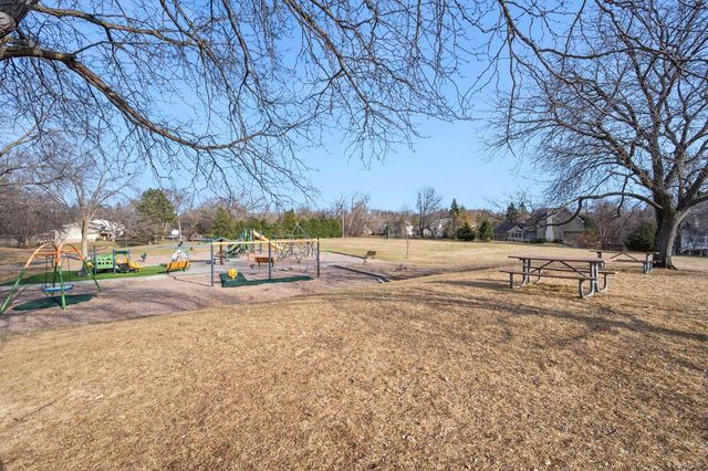 18725 28th Avenue N, Plymouth, MN 55447