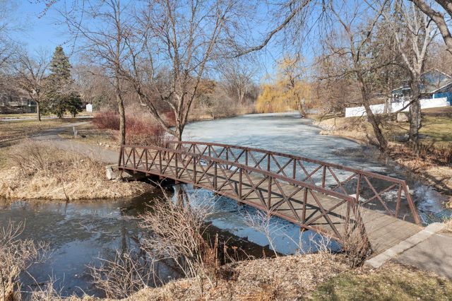 18725 28th Avenue N, Plymouth, MN 55447