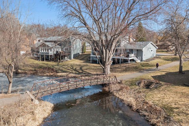 18725 28th Avenue N, Plymouth, MN 55447