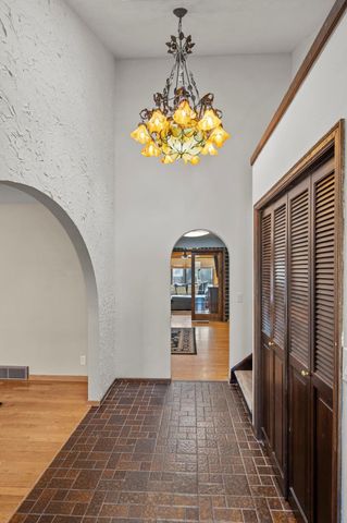 18725 28th Avenue N, Plymouth, MN 55447