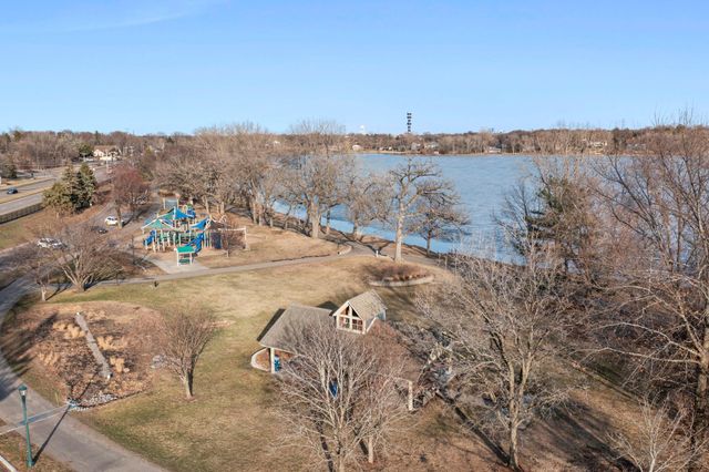 18725 28th Avenue N, Plymouth, MN 55447