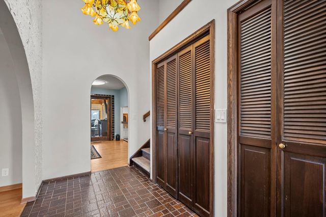 18725 28th Avenue N, Plymouth, MN 55447