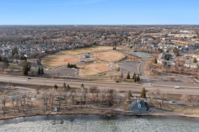 18725 28th Avenue N, Plymouth, MN 55447