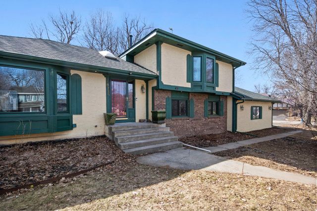 18725 28th Avenue N, Plymouth, MN 55447