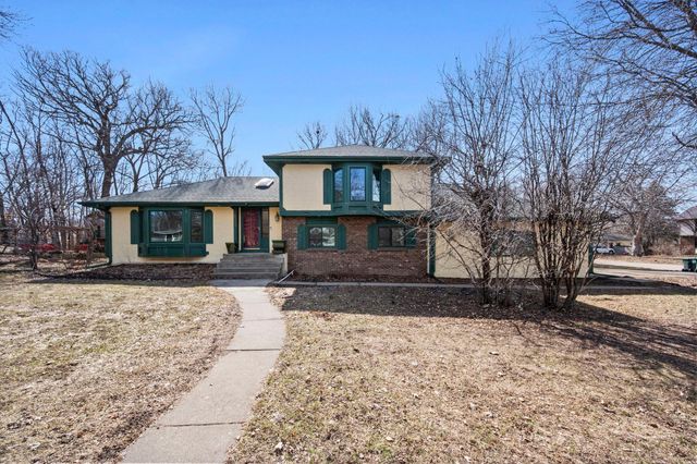 18725 28th Avenue N, Plymouth, MN 55447