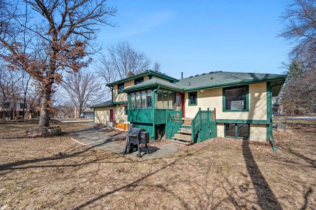 18725 28th Avenue N, Plymouth, MN 55447