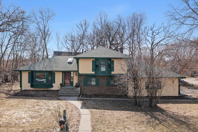 18725 28th Avenue N, Plymouth, MN 55447