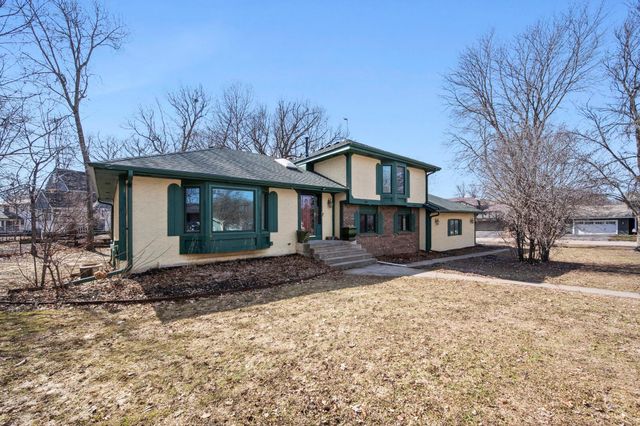 18725 28th Avenue N, Plymouth, MN 55447