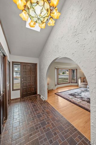 18725 28th Avenue N, Plymouth, MN 55447