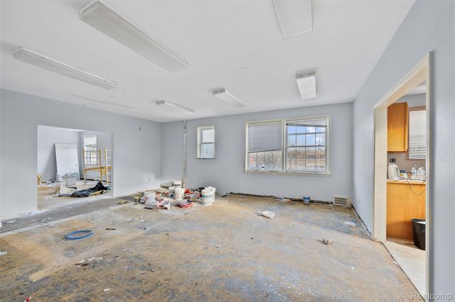 16625 Grand River Avenue, Detroit, MI 48227