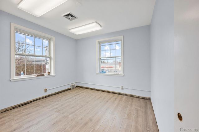 16625 Grand River Avenue, Detroit, MI 48227