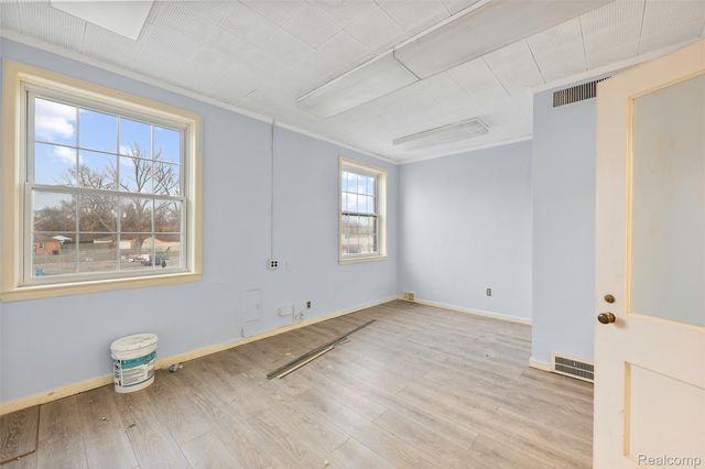 16625 Grand River Avenue, Detroit, MI 48227