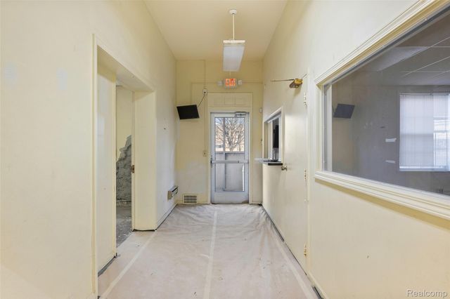 16625 Grand River Avenue, Detroit, MI 48227