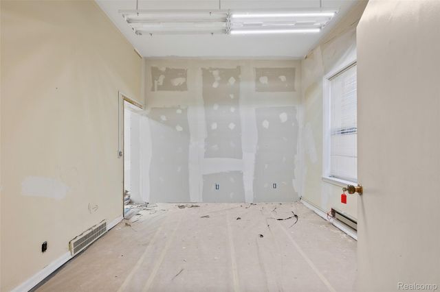 16625 Grand River Avenue, Detroit, MI 48227