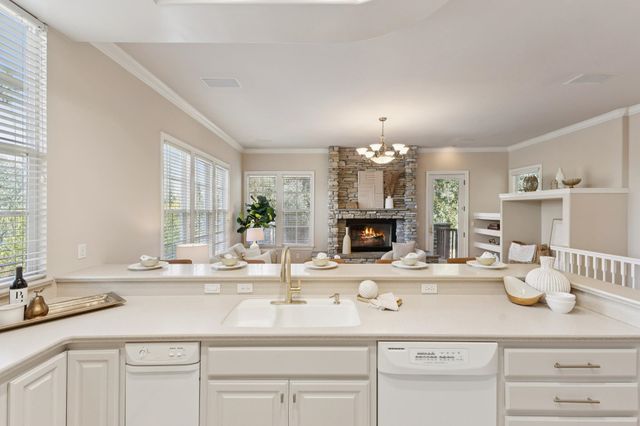 862 E Angela St, Pleasanton, CA 94566