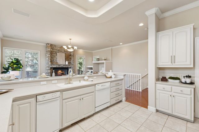 862 E Angela St, Pleasanton, CA 94566