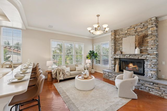 862 E Angela St, Pleasanton, CA 94566