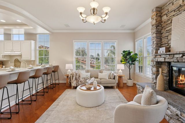 862 E Angela St, Pleasanton, CA 94566