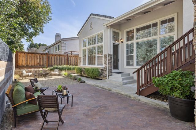 862 E Angela St, Pleasanton, CA 94566